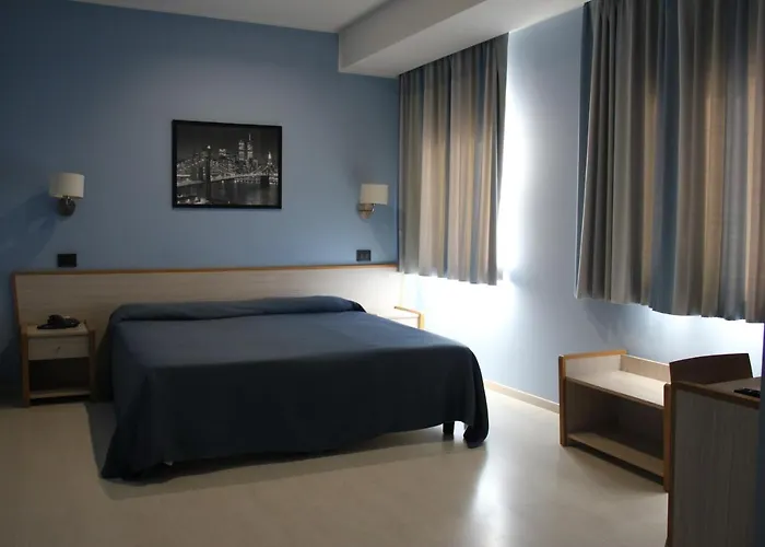 Citta' Dei Papi מלון אנגני