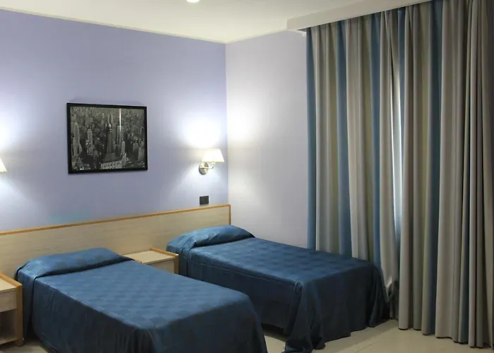 Citta' Dei Papi מלון אנגני