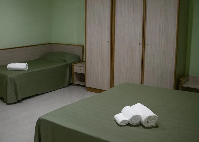 Citta' Dei Papi מלון אנגני