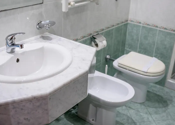 Citta' Dei Papi מלון אנגני